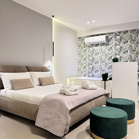 Luxury Apartment - Suite Cavour Μπάρι Εξωτερικό φωτογραφία