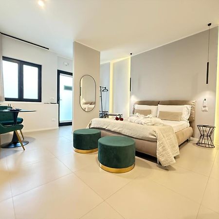 Luxury Apartment - Suite Cavour Μπάρι Εξωτερικό φωτογραφία