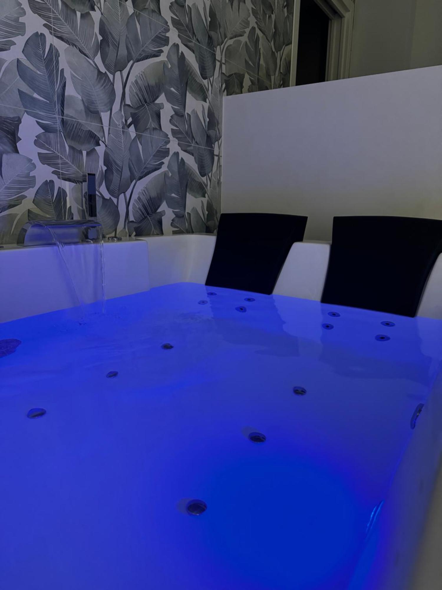 Luxury Apartment - Suite Cavour Μπάρι Εξωτερικό φωτογραφία