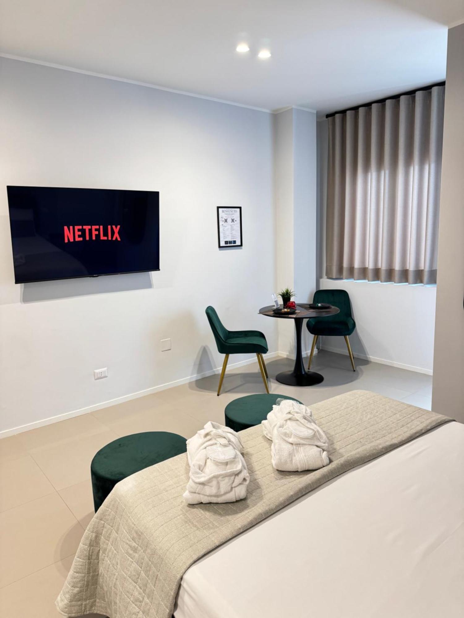 Luxury Apartment - Suite Cavour Μπάρι Εξωτερικό φωτογραφία